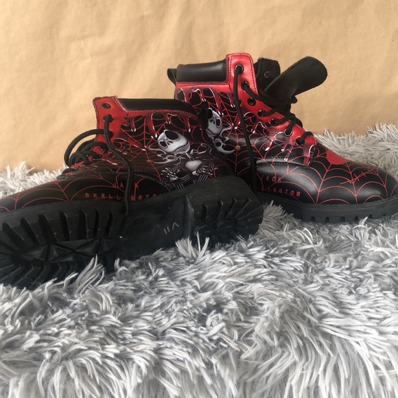 Boots - Picture 3 of 5